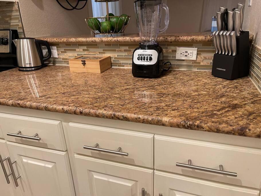 Beautiful/Spacious 2 Bedroom Houston Near Galleria Екстериор снимка